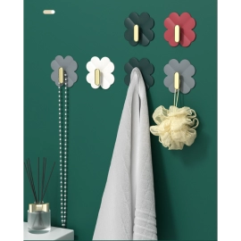 Four-leaved clover hook free of punching, strong and traceless adhesive hook wholesale, light luxury household key, hanging clothes hook behind the door for storage
